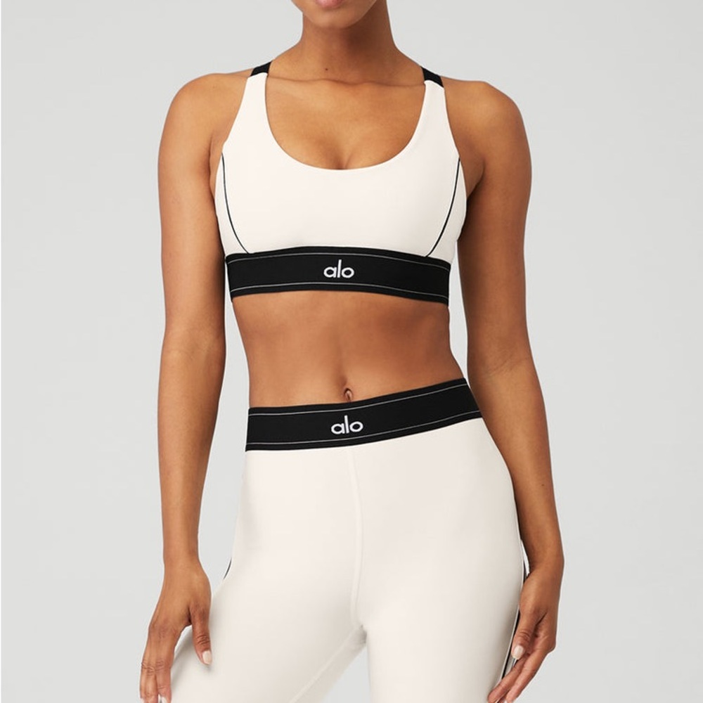 COPY - Alo Yoga Airlift Ivory Suit Up bra